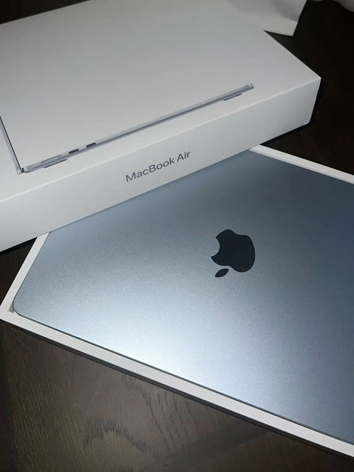 Apple MacBook Air M4 16GB RAM 256GB SSD – Multiple Colors Available (Pre-Owned)