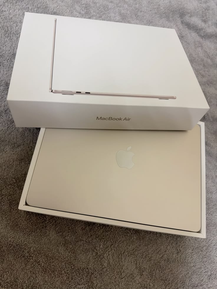 Apple MacBook Air M5 16GB RAM 512GB SSD – Multiple Colors Available (Pre-Owned)